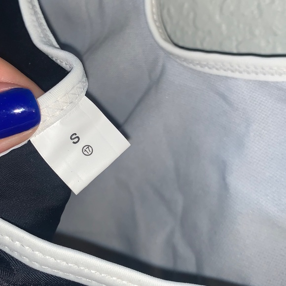 Black and white one piece swimsuit - Picture 4 of 4